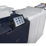 Zubehör auf der rechten Seite des Xerox® PrimeLink® C9200 Serie Druckers Zubehör auf der rechten Seite des Xerox® PrimeLink® C9200 Serie Druckers